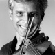 Juan Pablo Zielinski Plays violin (and guitar)