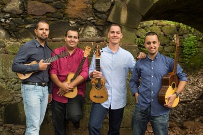 Timples y Otras Pequeñas Guitarras del Mundo - (Spain)