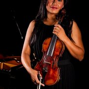 Monica Navarrete - Violinist