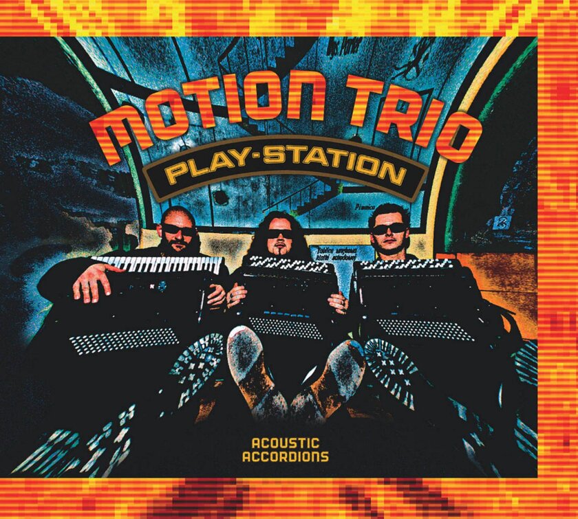 Play-Station - MOTION TRIO